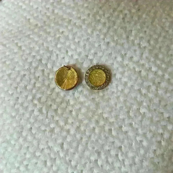 Round earrings - Picture 2 of 2